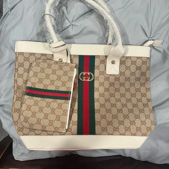 Beige and White Tote Bag with Pouch - Picture 1 of 4